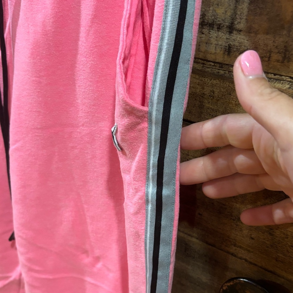 Victoria’s Secret Pink Jogger Pants with Logo - Picture 4 of 6